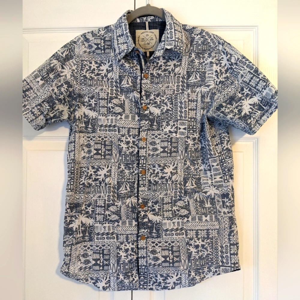 Men's button down Hawaiian shirt